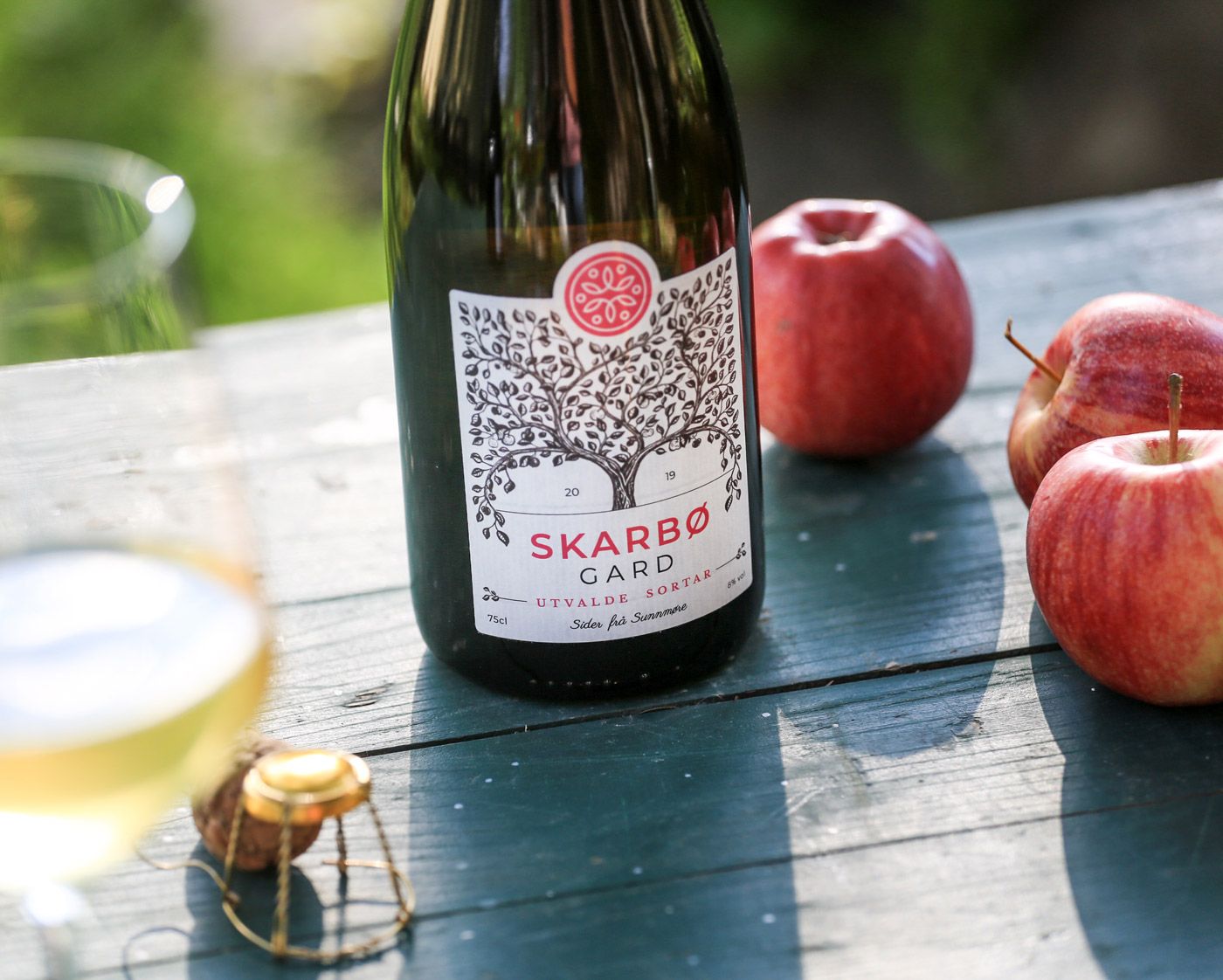 Skarbø Gardsbutikk sider med lokale råvarer