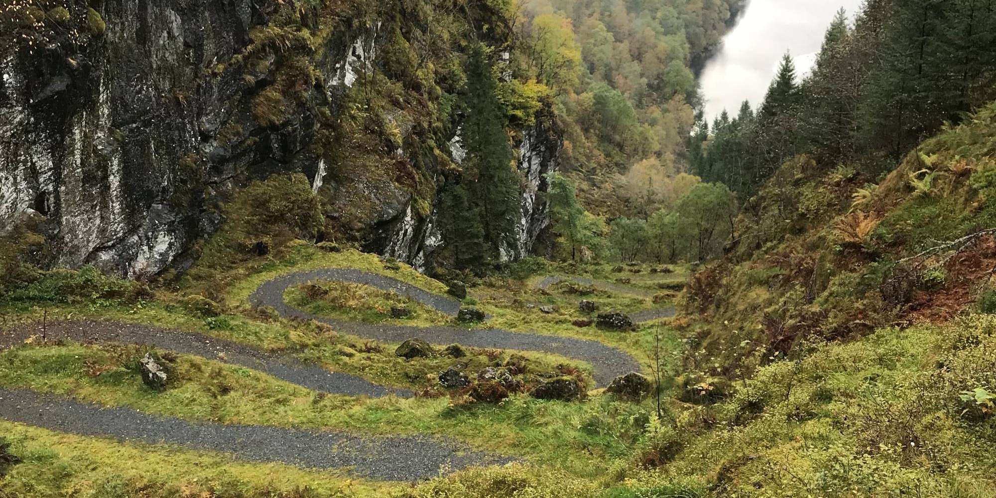 A view of the hairpin bends at Kossdalsvingane