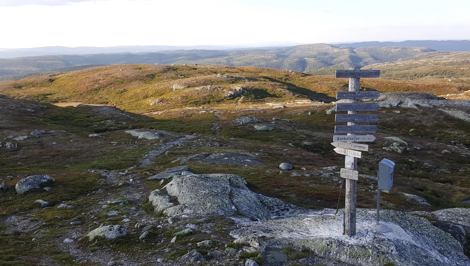 Blåfjell - turpostkasse og skilt