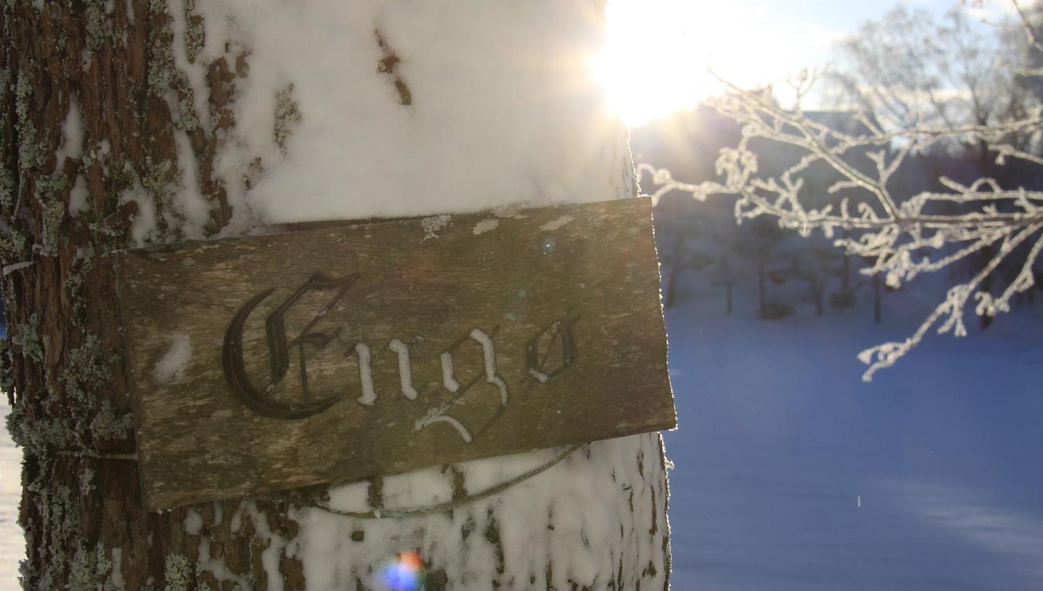 Engø skilt om vinteren