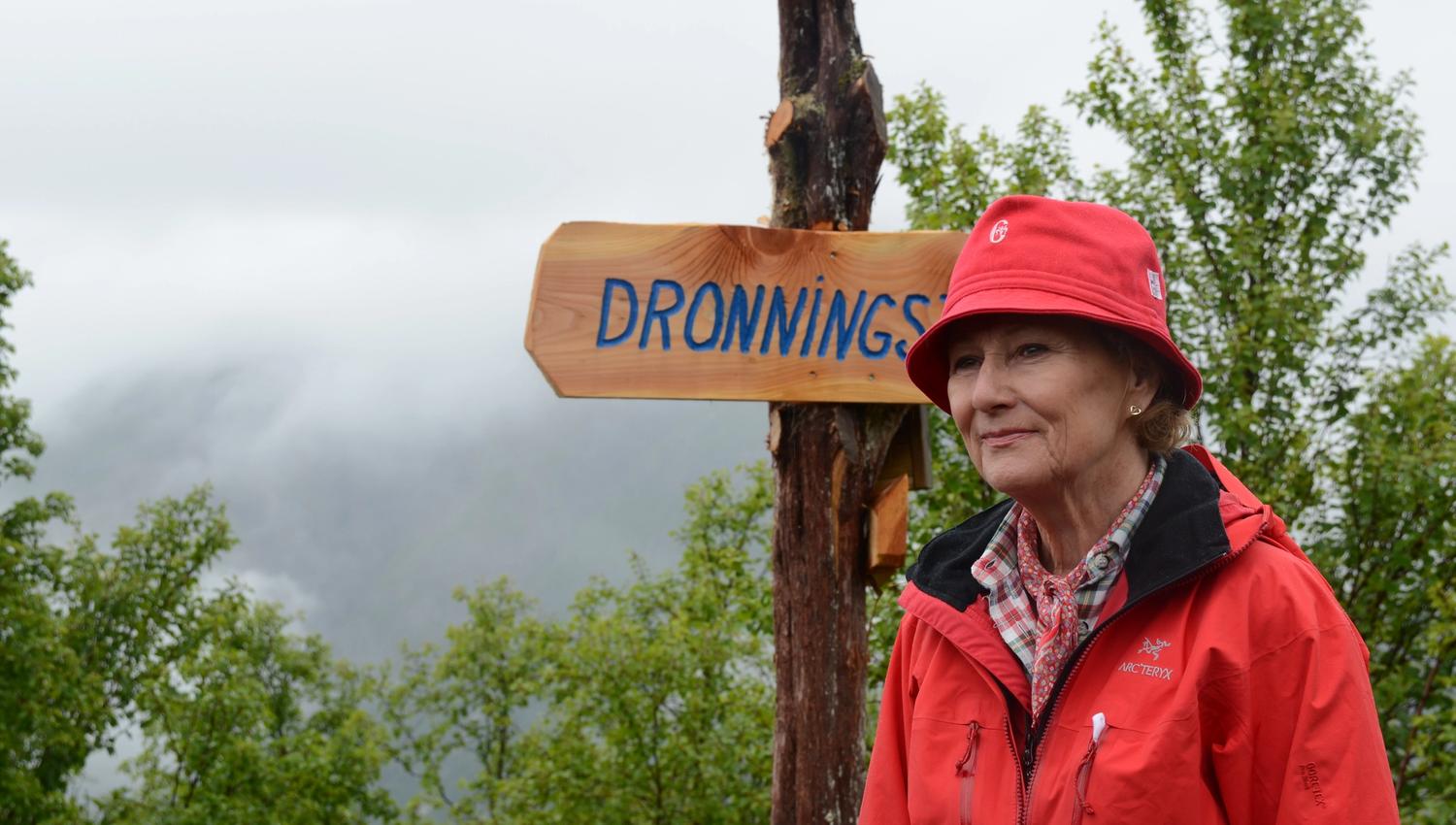 Her Majesty Queen Sonja at the start of "H.M. Queen Sonja's Panoramic Hike" in Hardanger.