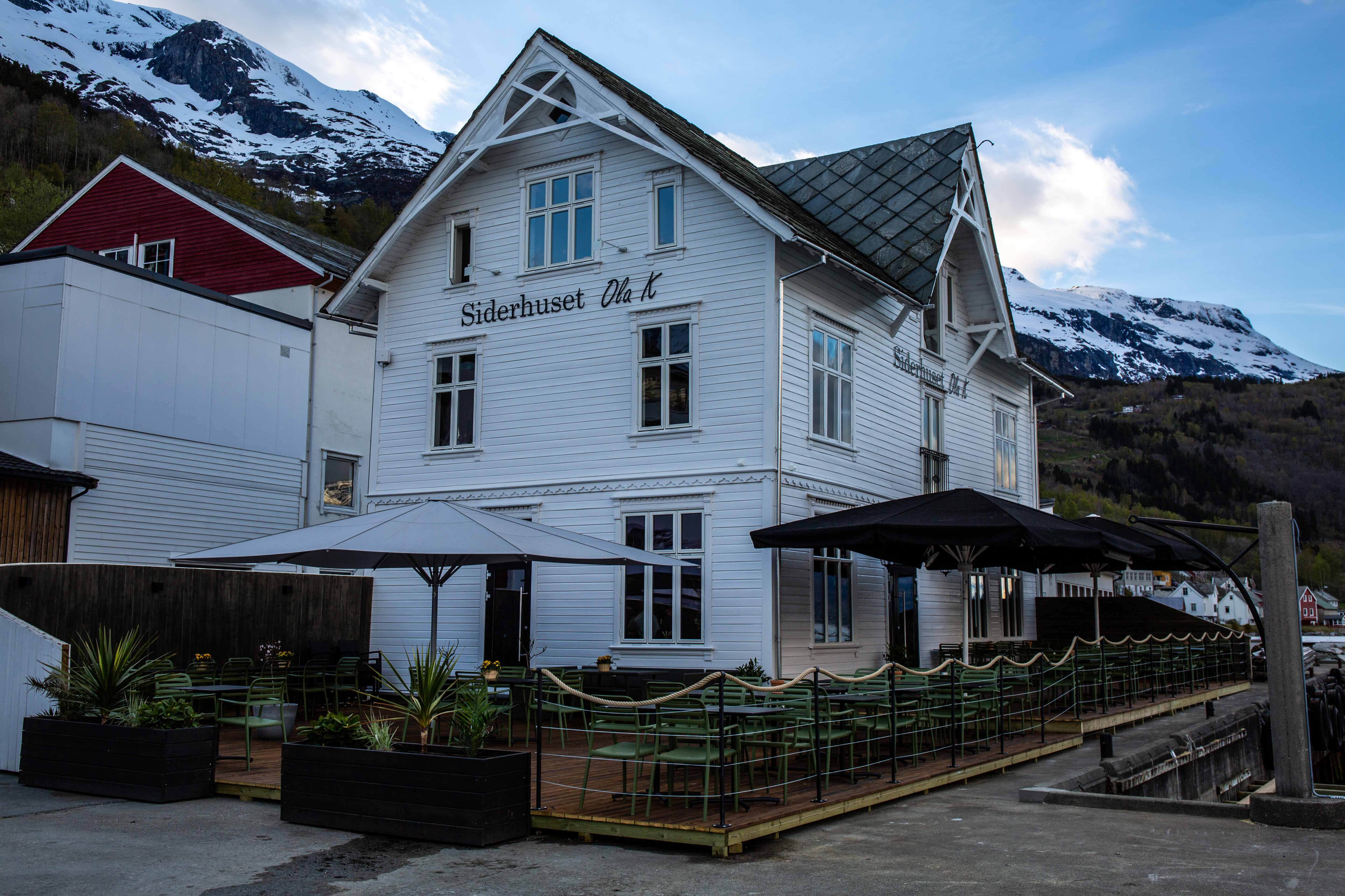 Siderhuset Ola K, a charming restaurant in Hardanger, with spectacular views of the fjord and majestic mountains.