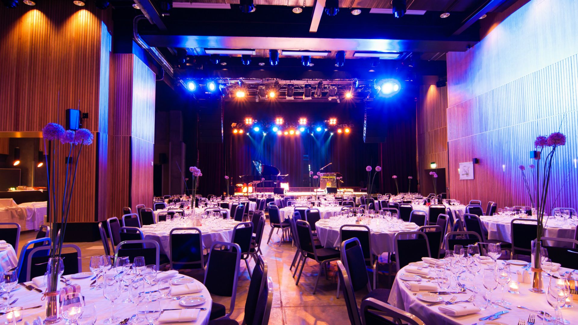 USF-18-event-show-dining