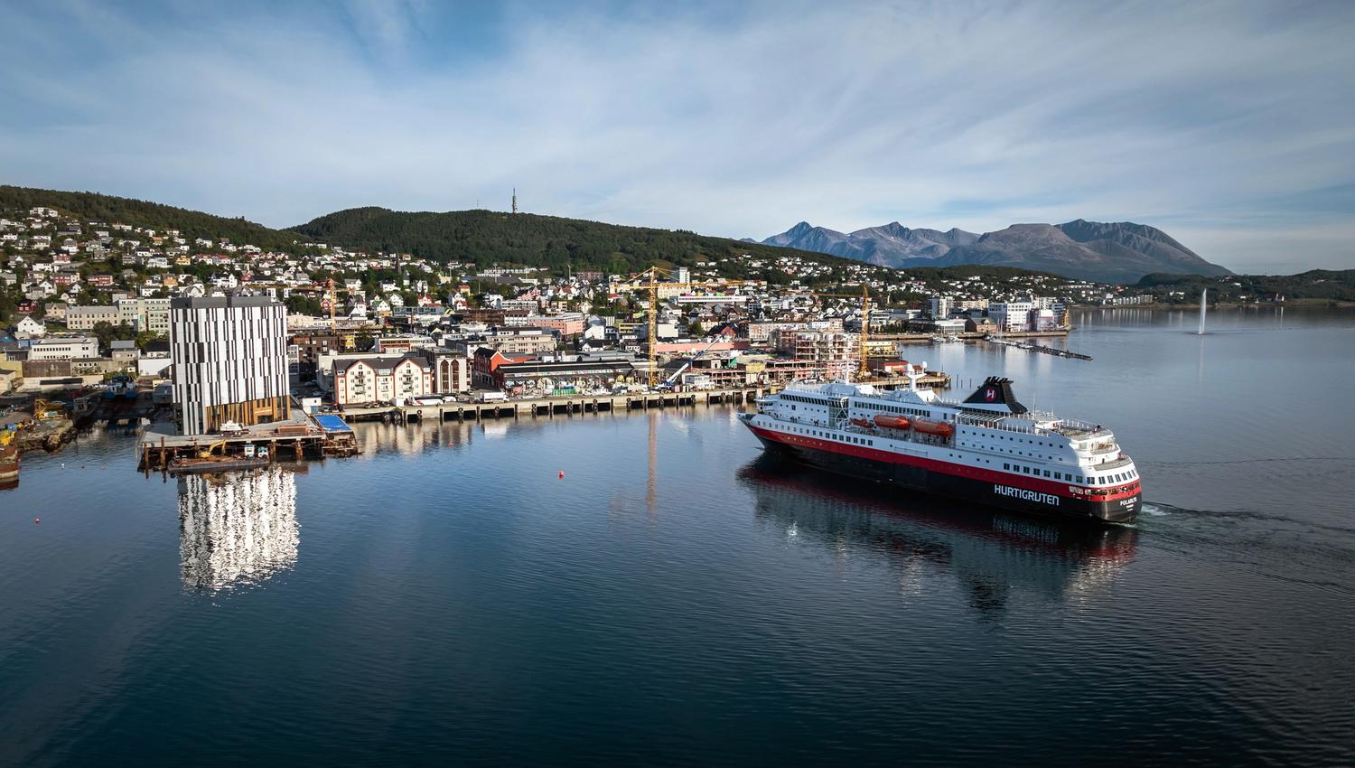 facade-hurtigruten-arriving-quality-hotel-harstad (2)