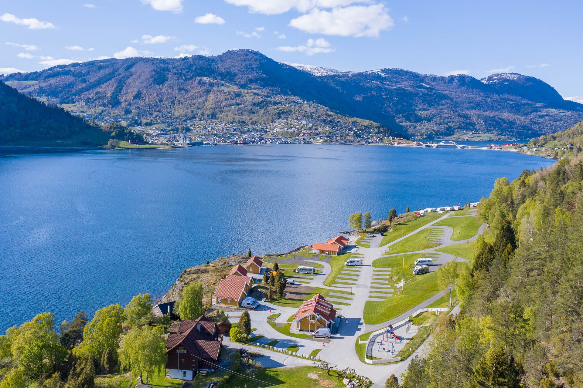 Kjørnes Camping og Fjordhytter