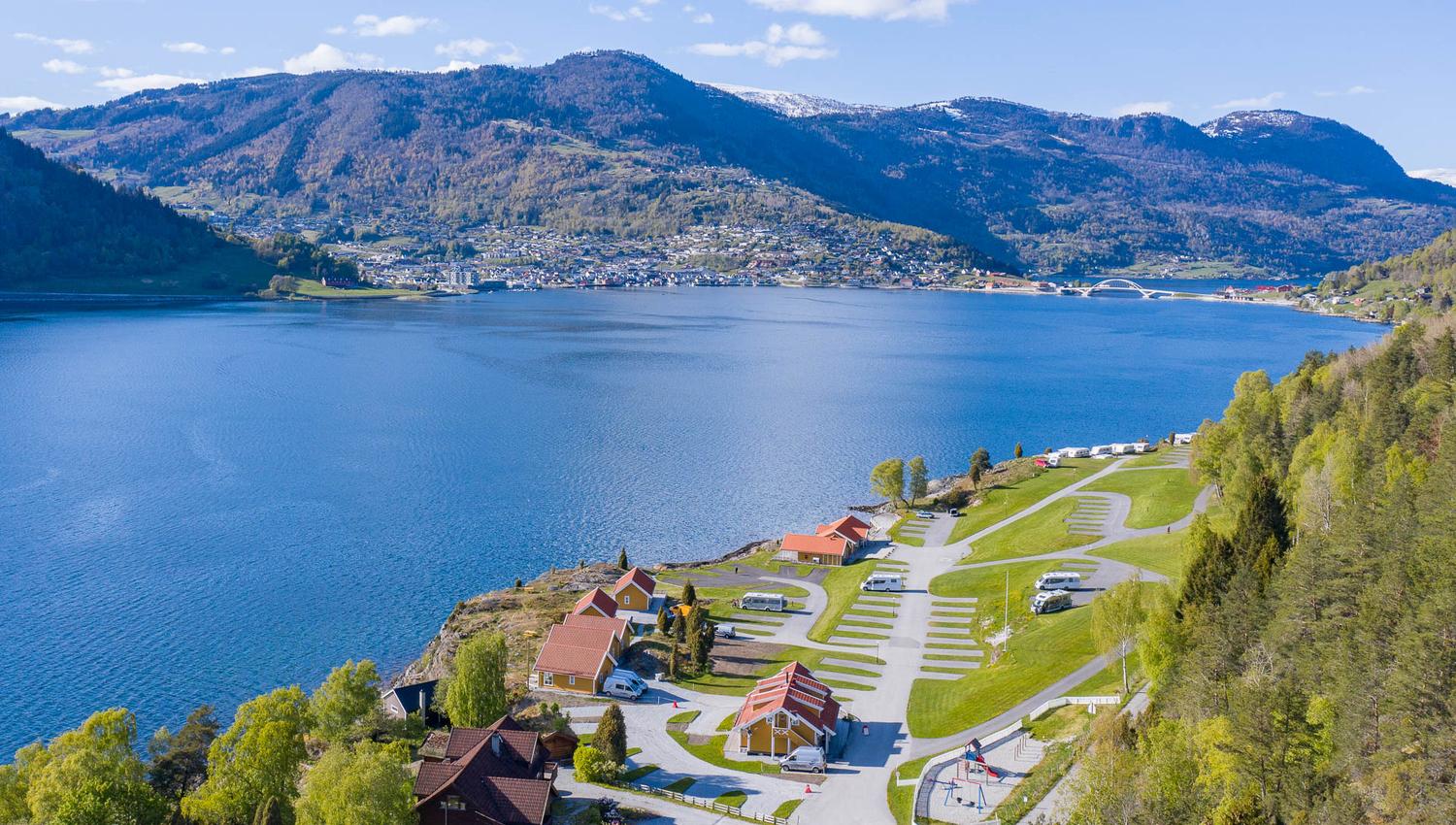 Kjørnes Camping og Fjordhytter