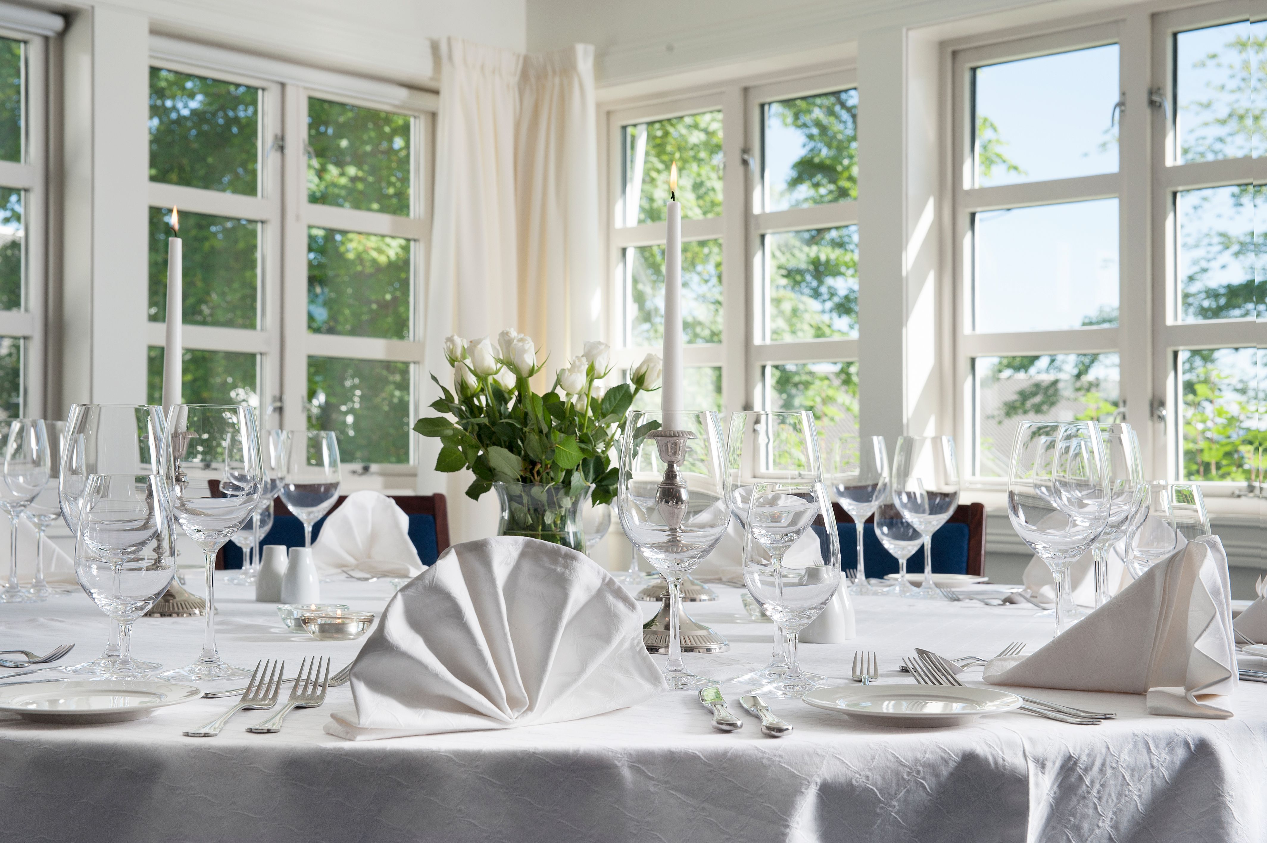 Inderøy Jegtvolden Fjordhotell Foto Sven-Erik Knoff innvendig dekket bord (3)