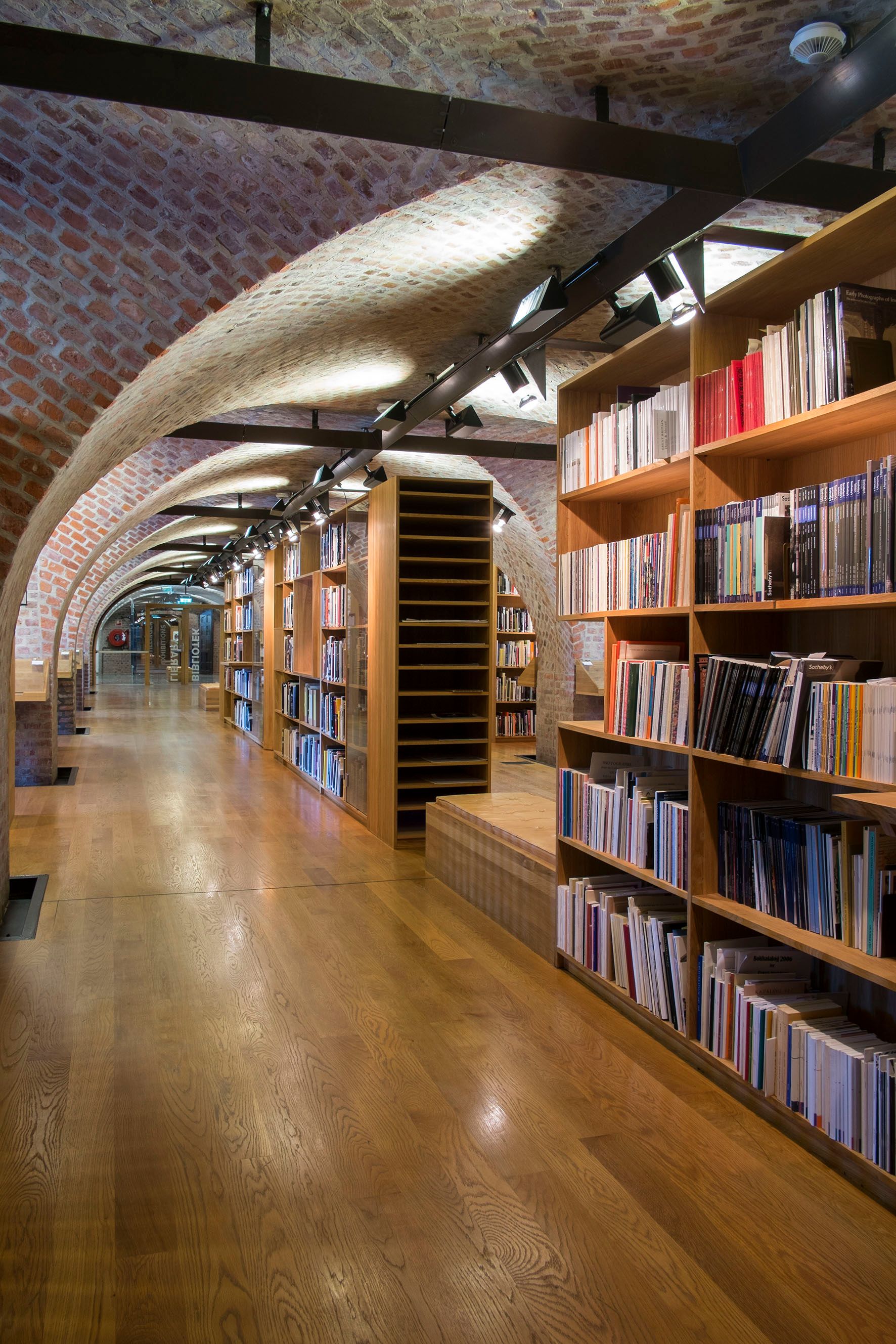 Inne i bibliotek