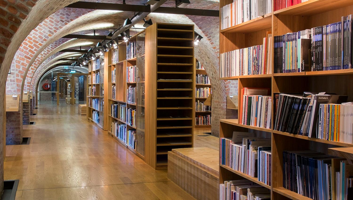 Inne i bibliotek