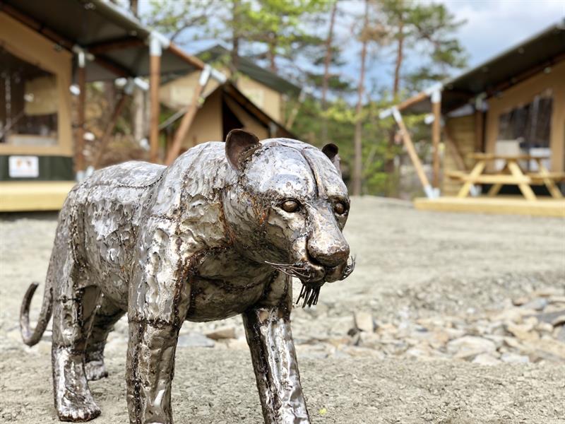 Dyreparken Safaricamp skulptur
