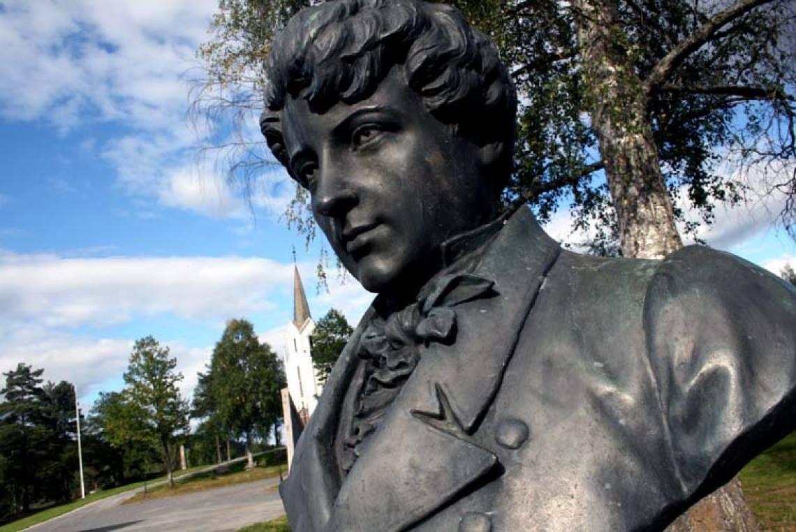 Abel statue på AbelSenteret