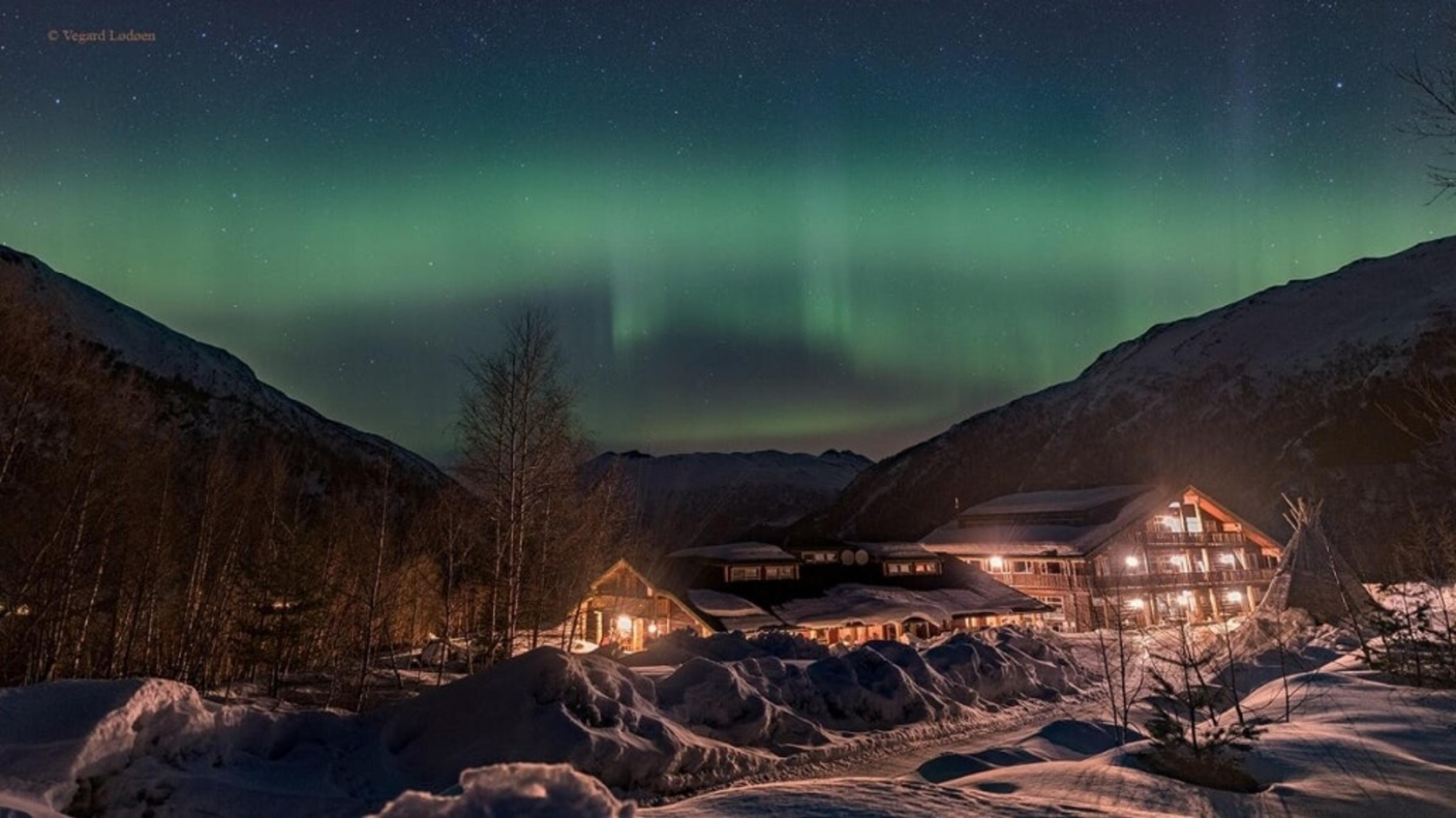 Nordlys over Blåtind