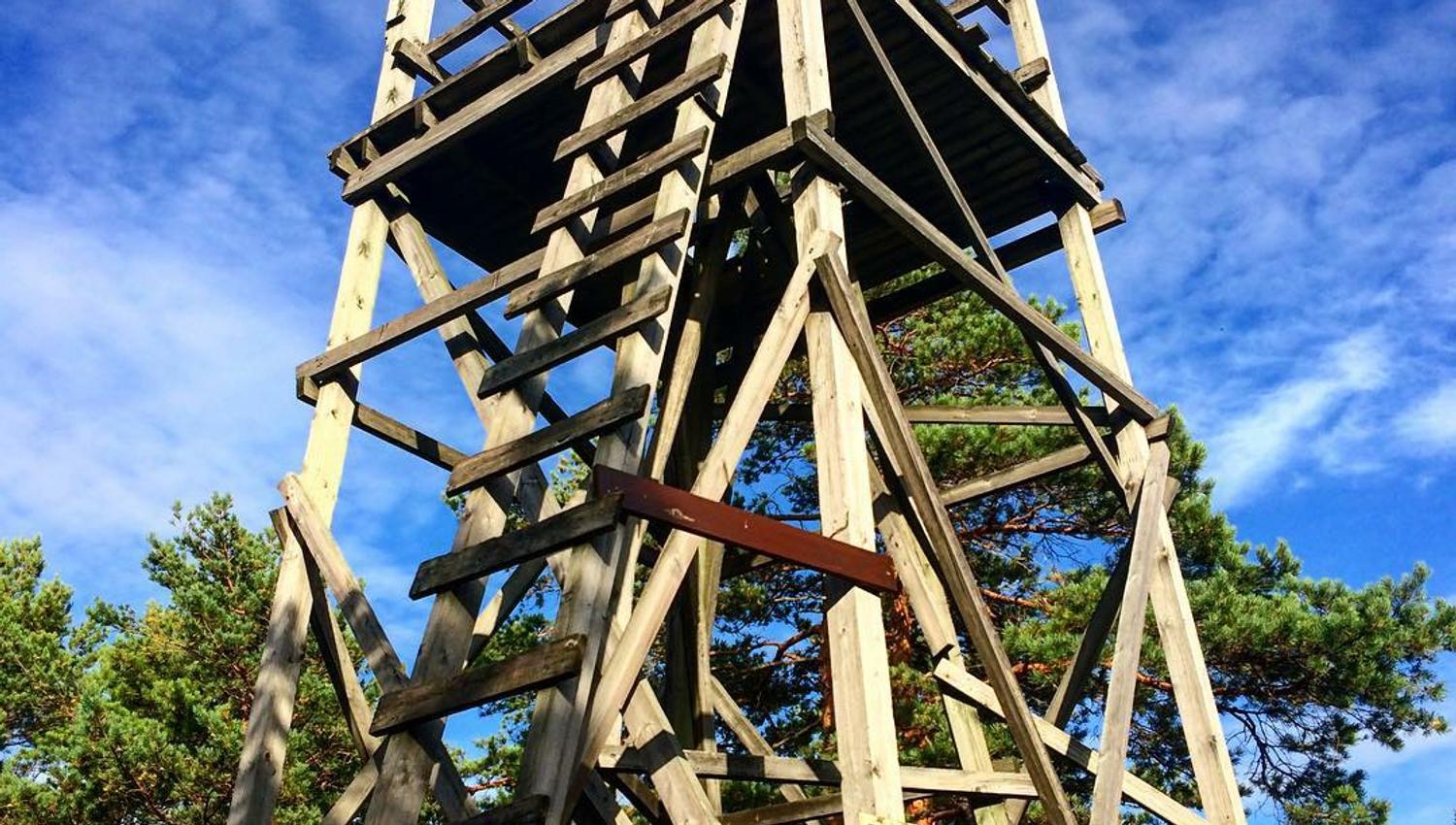 utsikttårnet sett nedenfra
