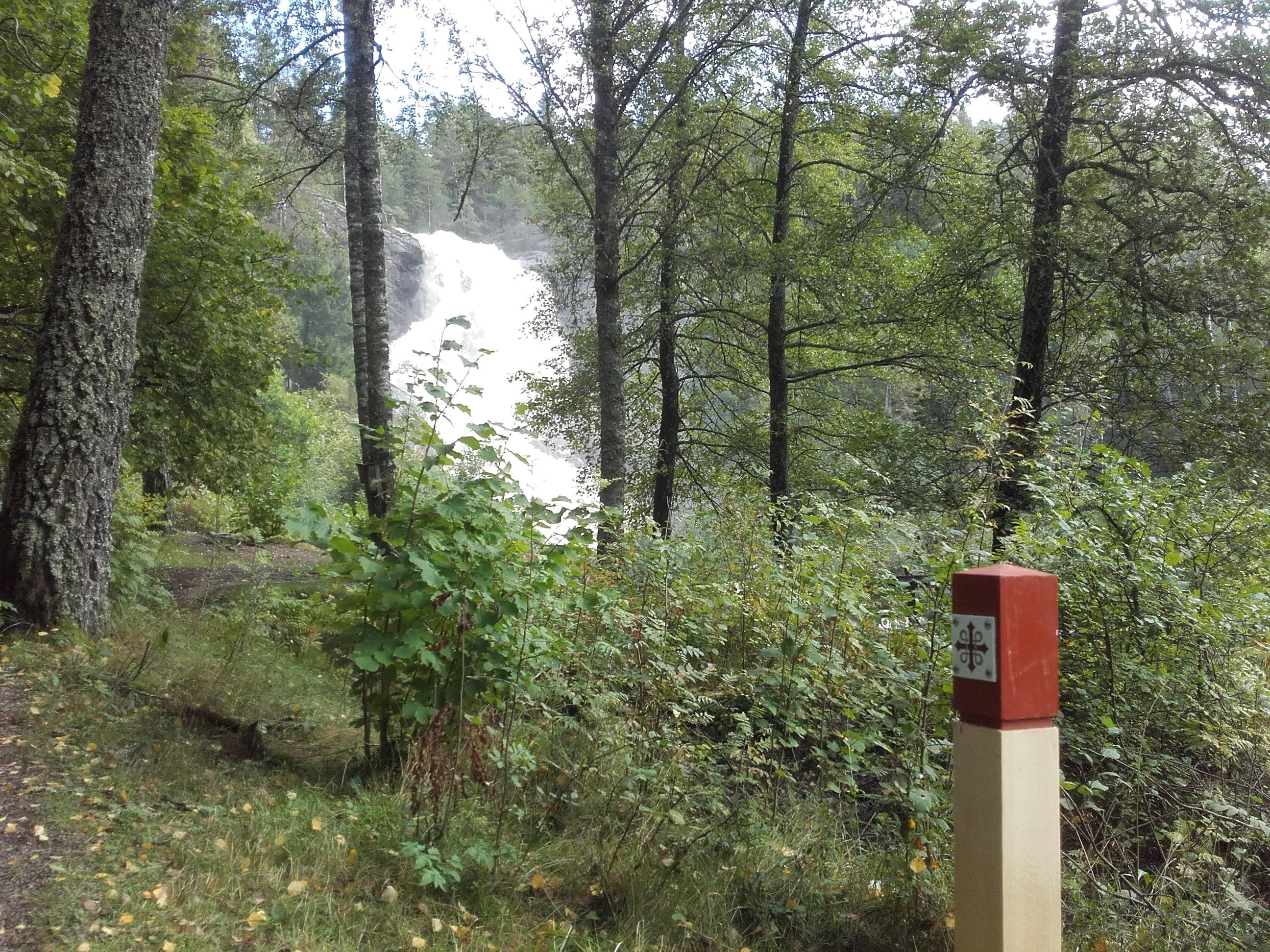 Markert pilegrimsvandring ved grensefossen ved Holtet i Enningdalen, Halden