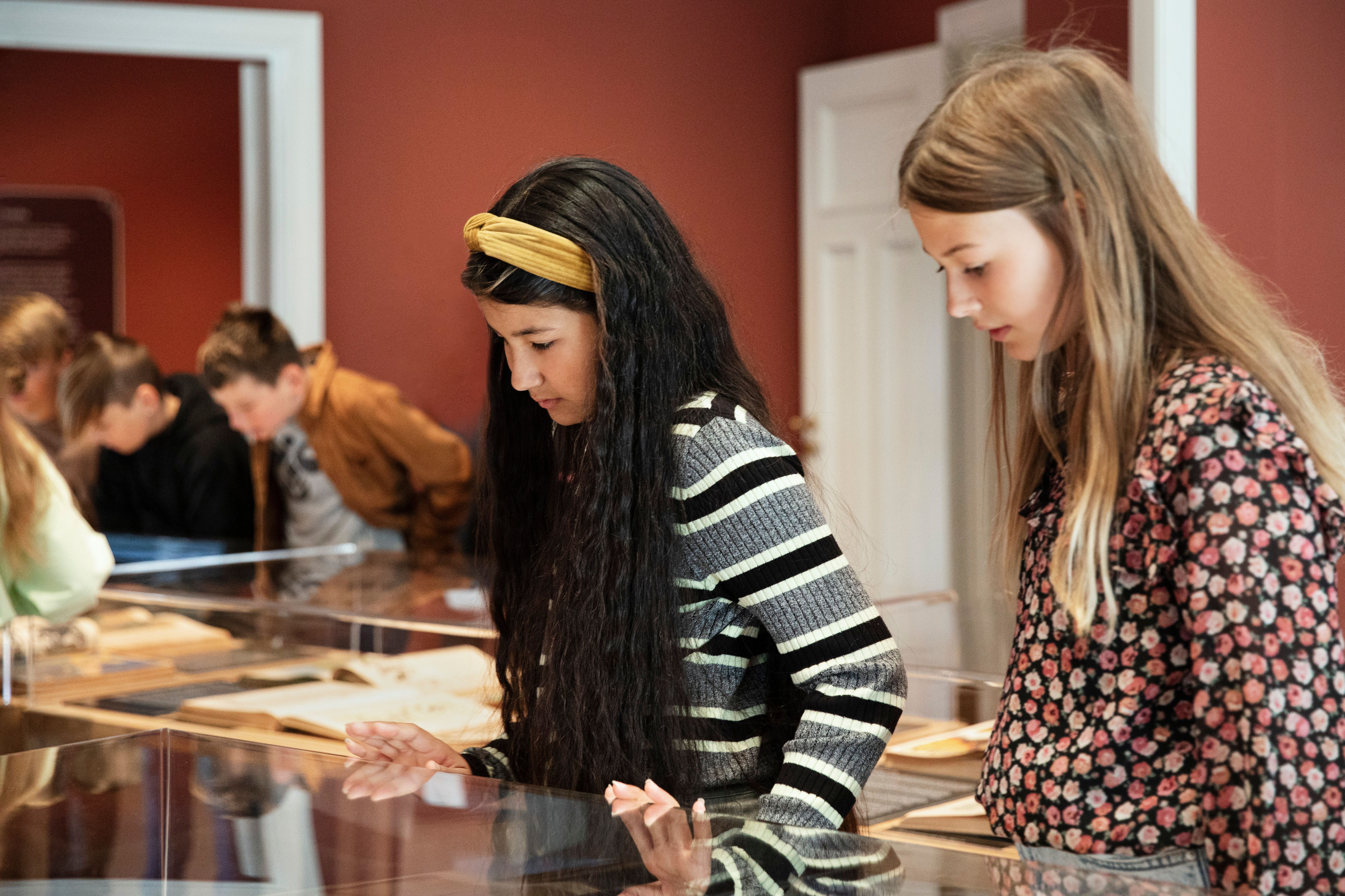 Aktiviteter for dei unge på Jugendstilsenteret og KUBE