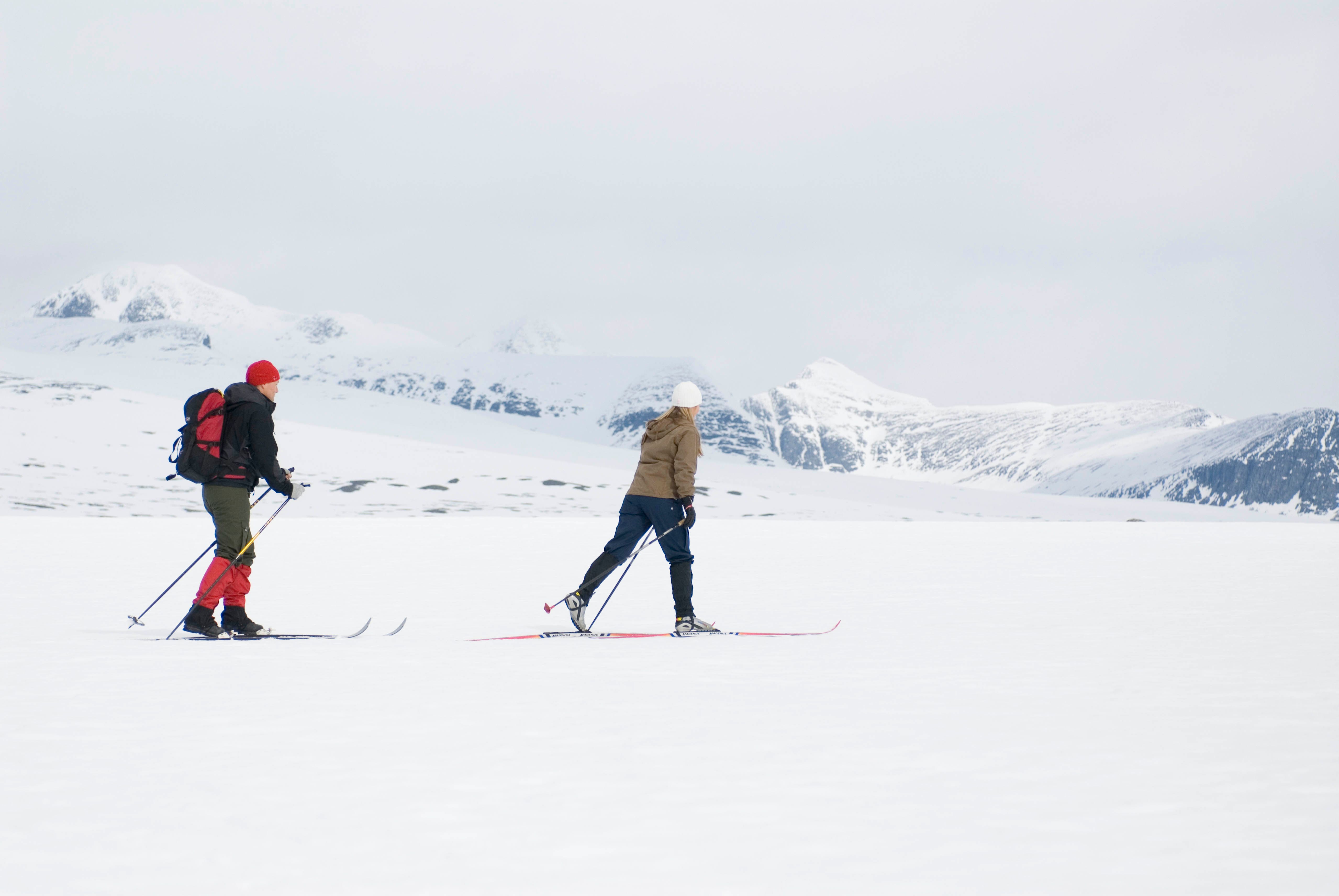 Par på ski i Rondane