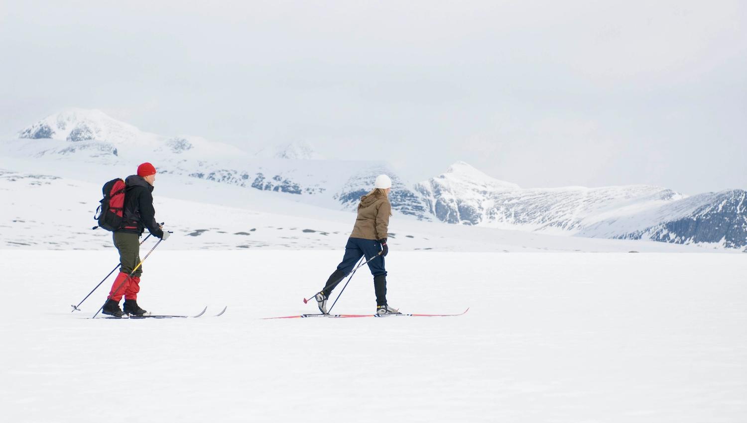 Par på ski i Rondane