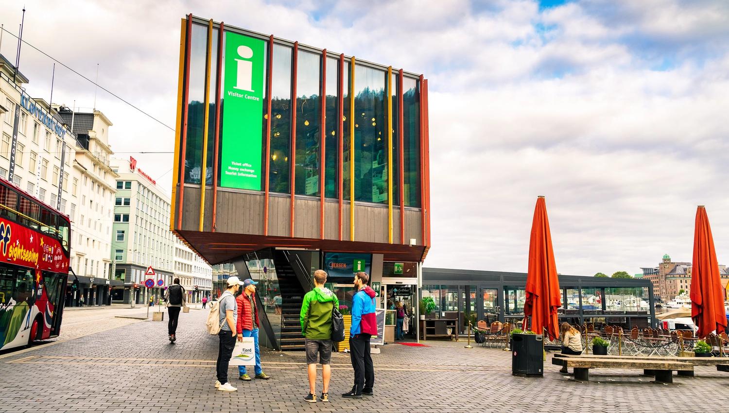 Pick up and drop off at the Tourist Information