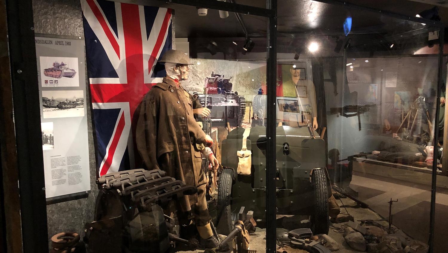 Britsik stilling m Boys antitankrifle og kanon