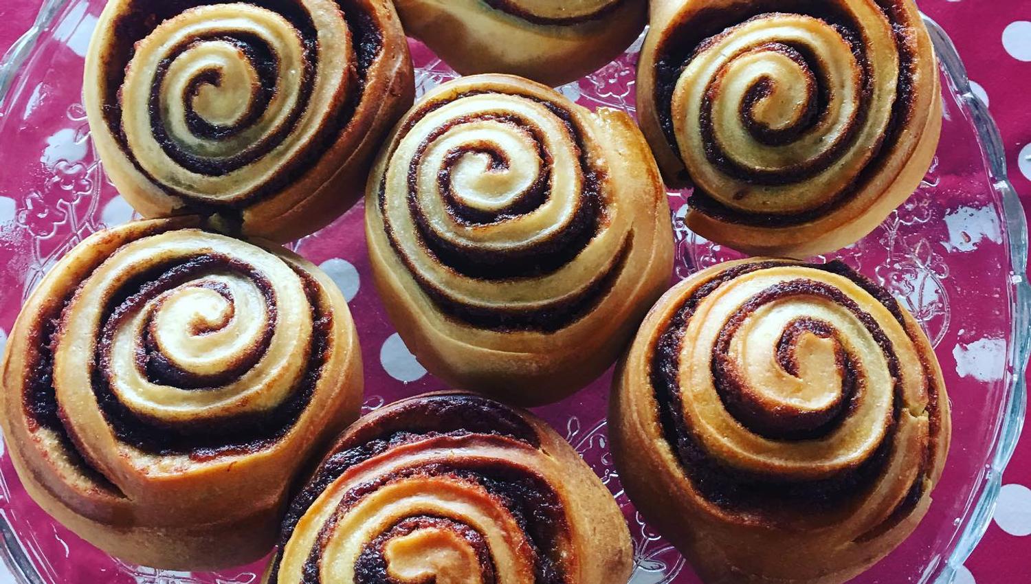 Cinnamon rolls