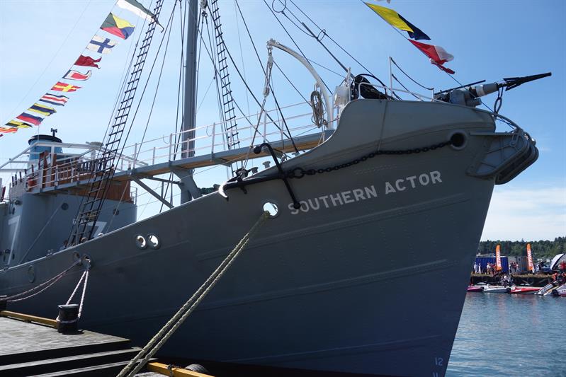 Flag on the whaleboat Southern Actor