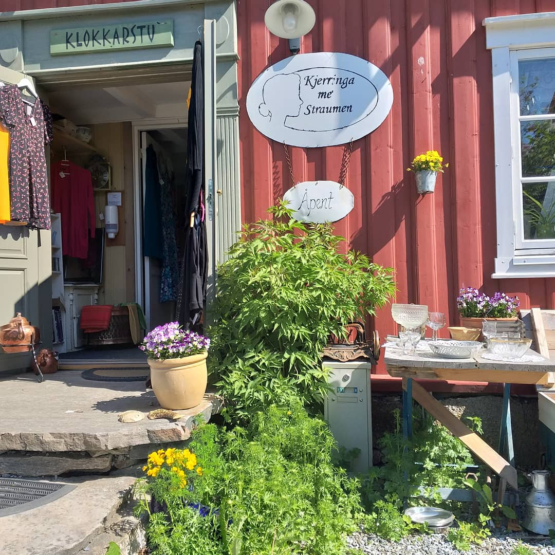 Bilder av Kjerringa m'Straumen.