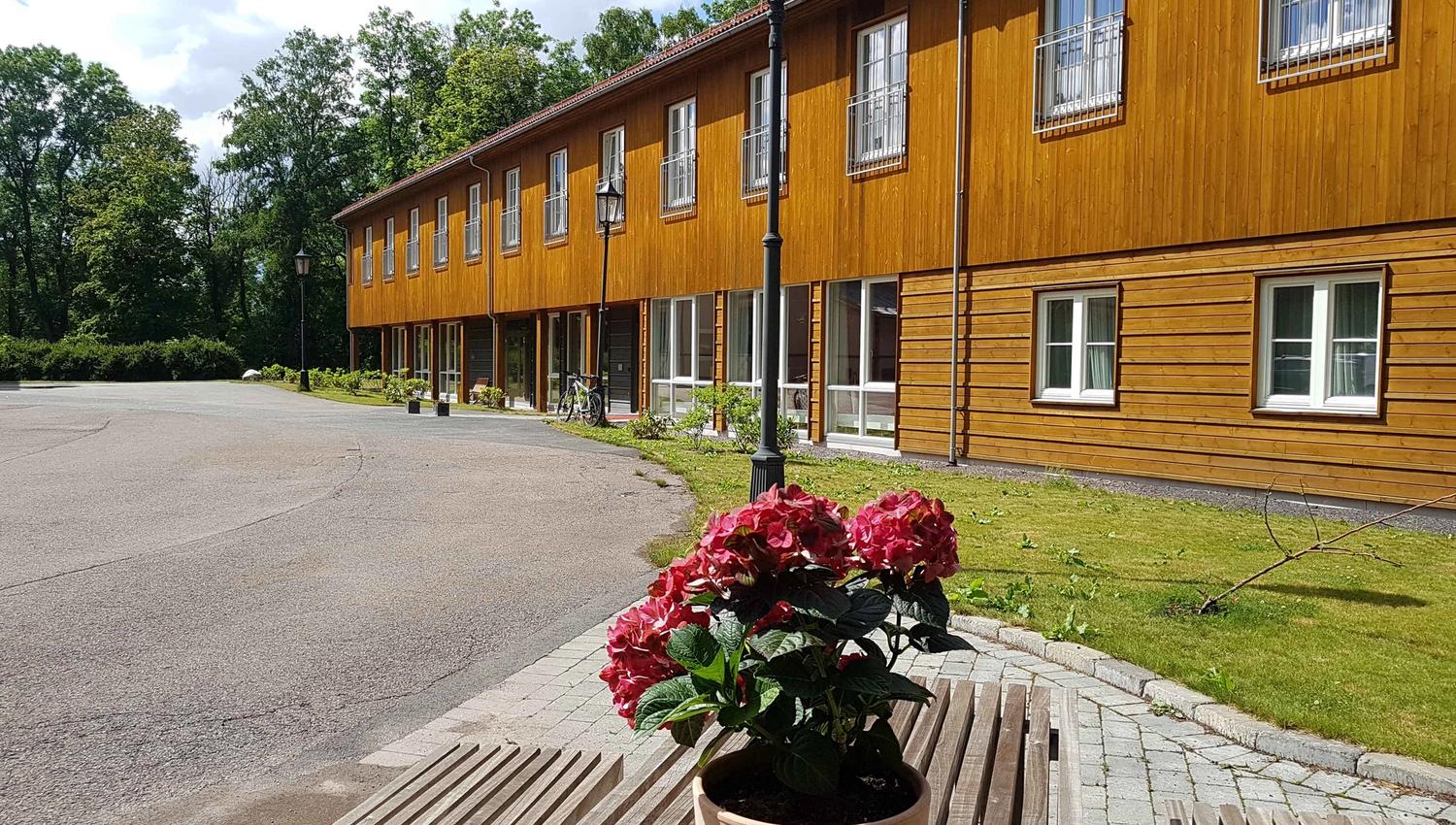 Fasade, gult bygg