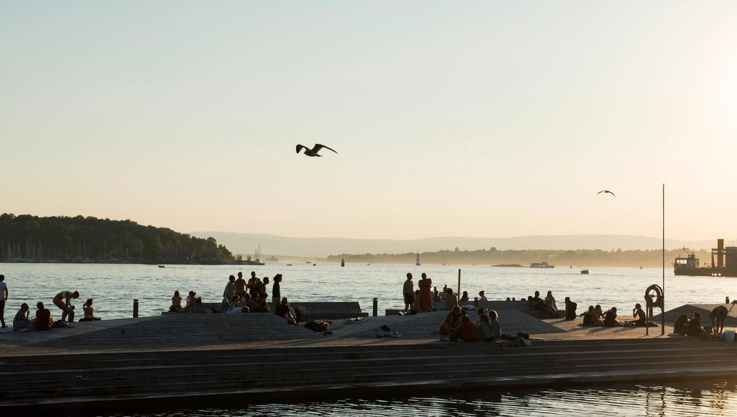 sjøbadet på kveldstid