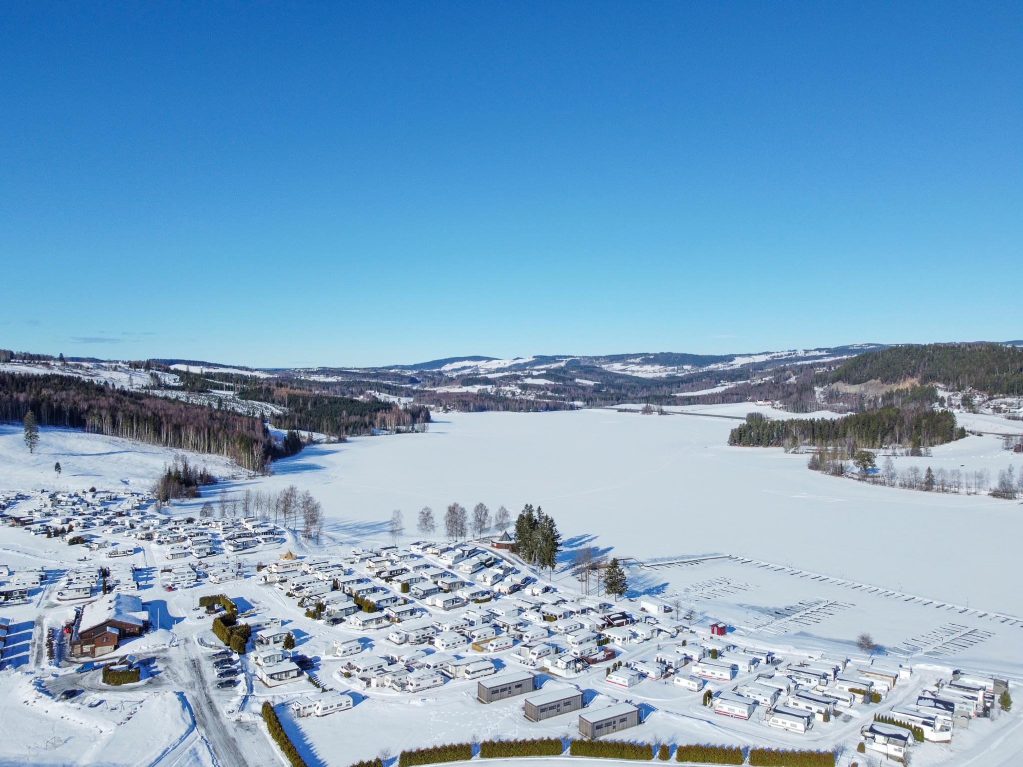 Drone bilde av Topcamp Mjøsa om vinteren