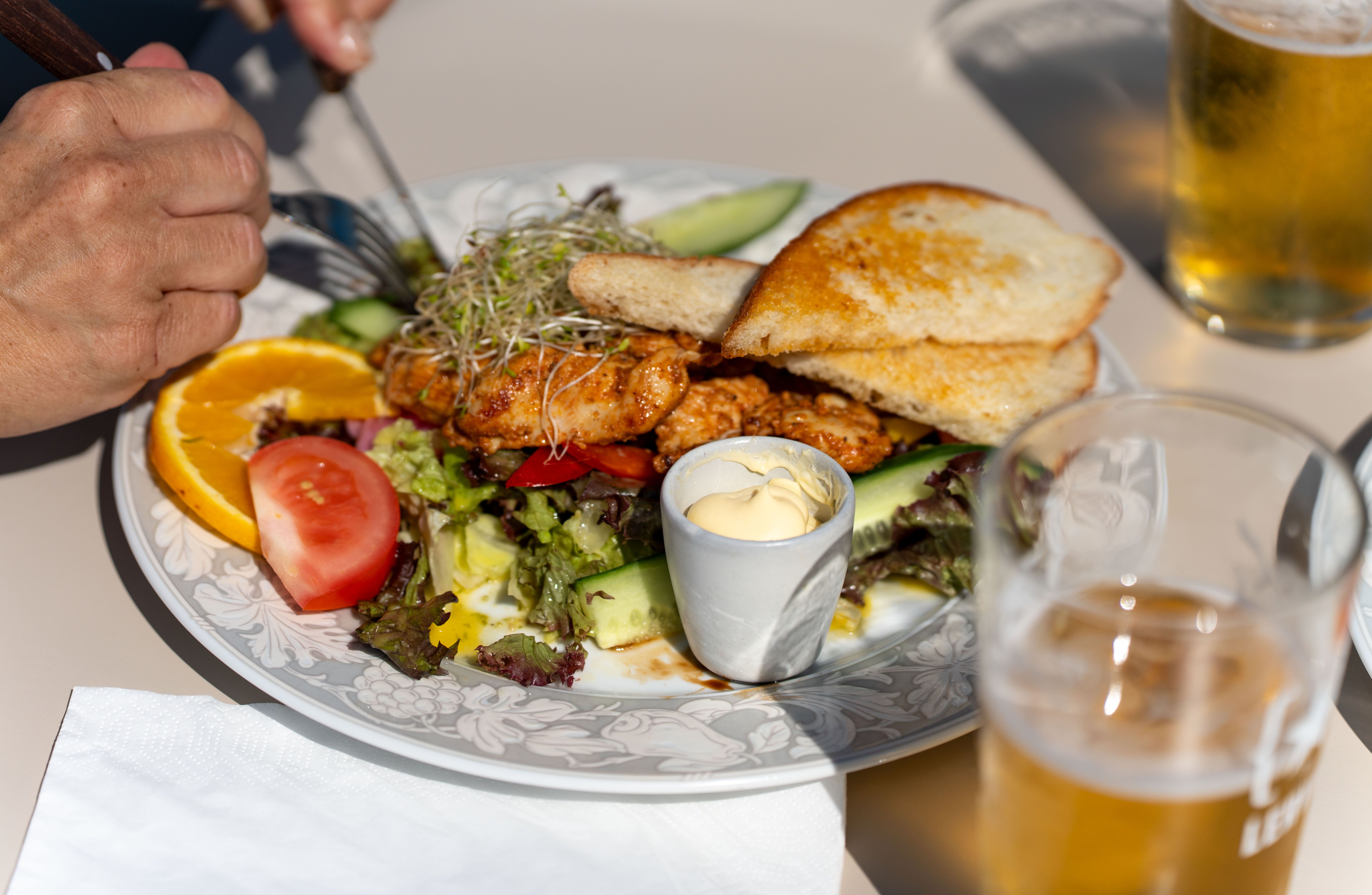 Brygga Gjøvik. Uterestaurant ved Skibladnerbrygga