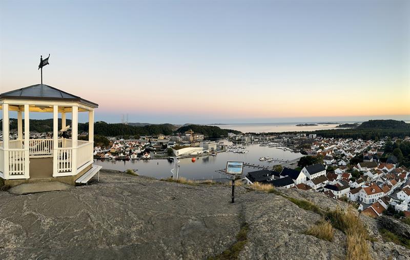 View of the city from Uranienborg at sunset