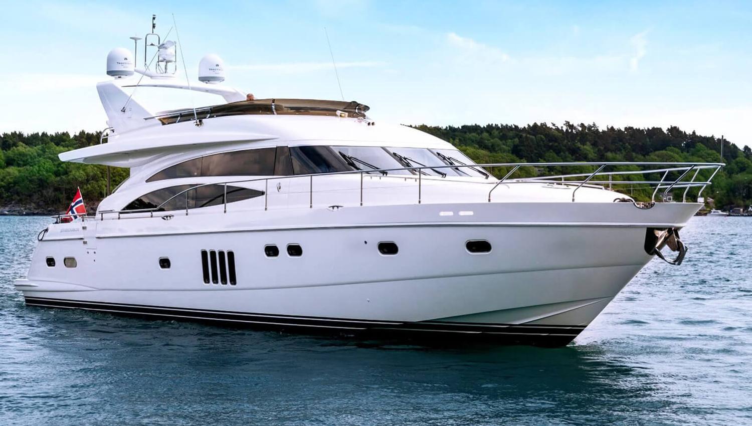 yacht
