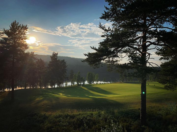 Kongsvinger golfklubb nær solnedgangen