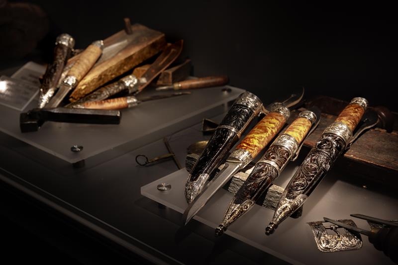 Stasknivar på utstilling, Vest-Telemark museum