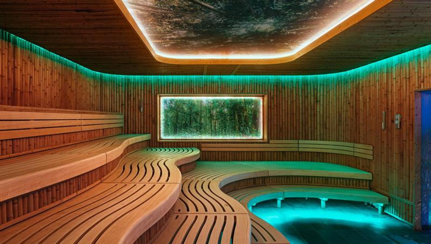 Tropisk sauna, benker med
