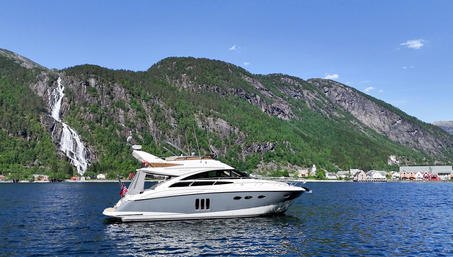 Private tour to Modalen
