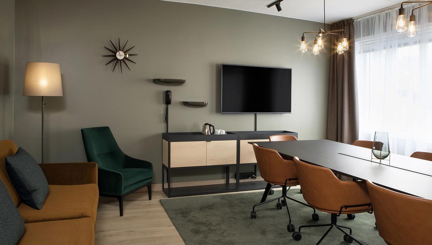 Business suite
