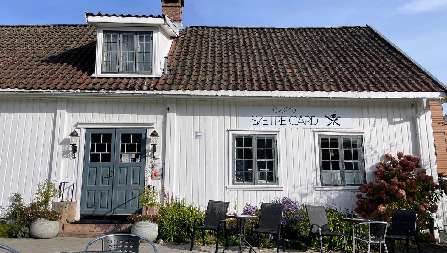 Sætre gård, hvitt hus