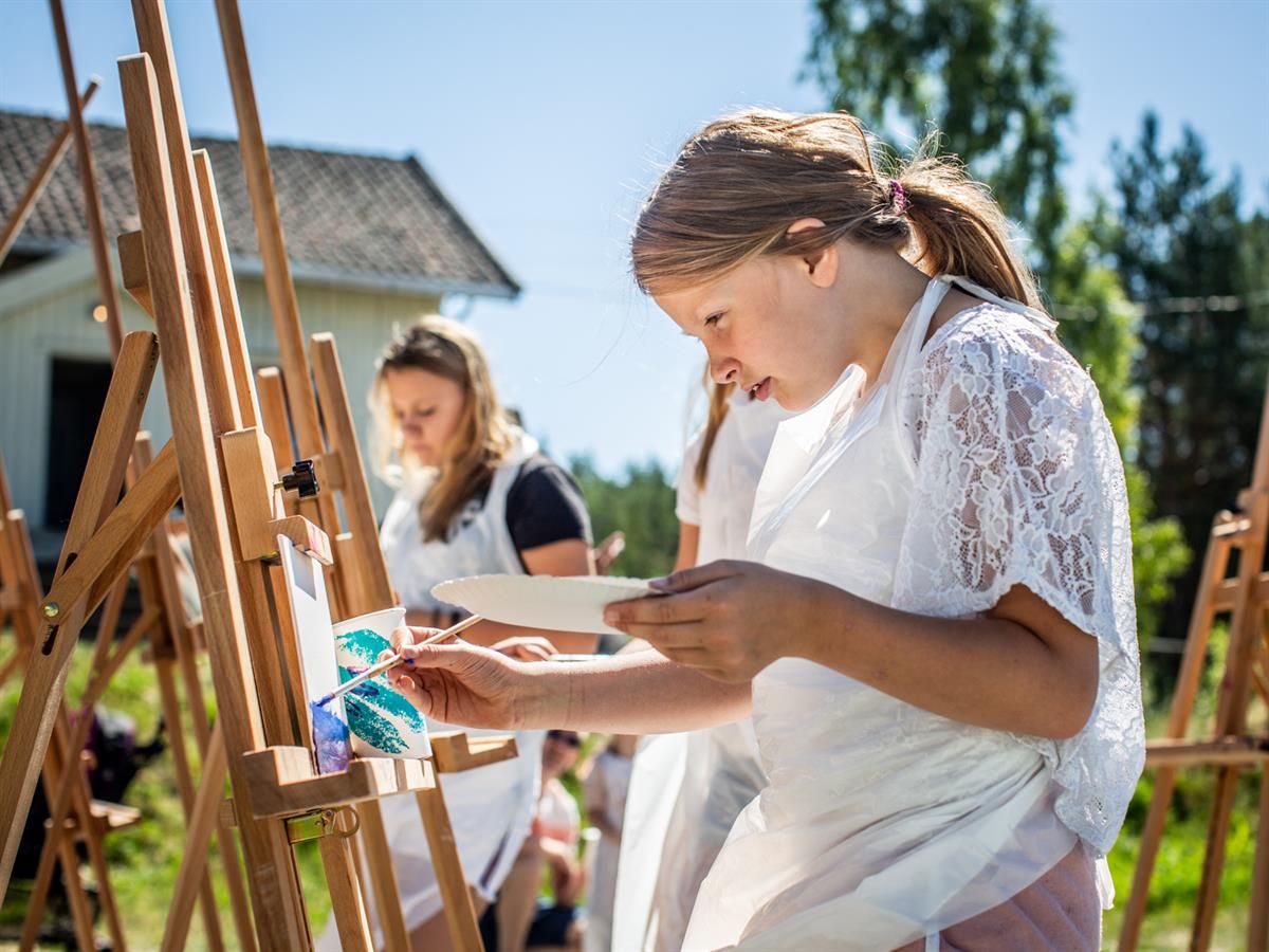 Kunstaktiviteter for barn på Klevfos
