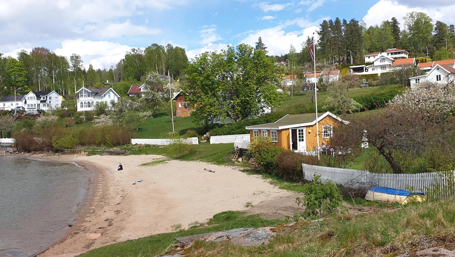 Stranden på Rødtangen og frukthager