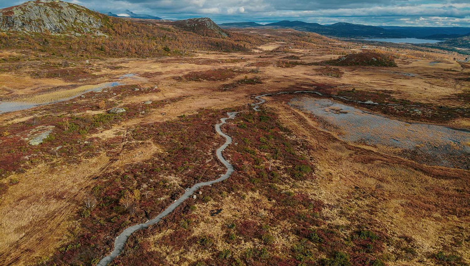 Luftfoto av Beitostølen Trail Arena mot Knausen