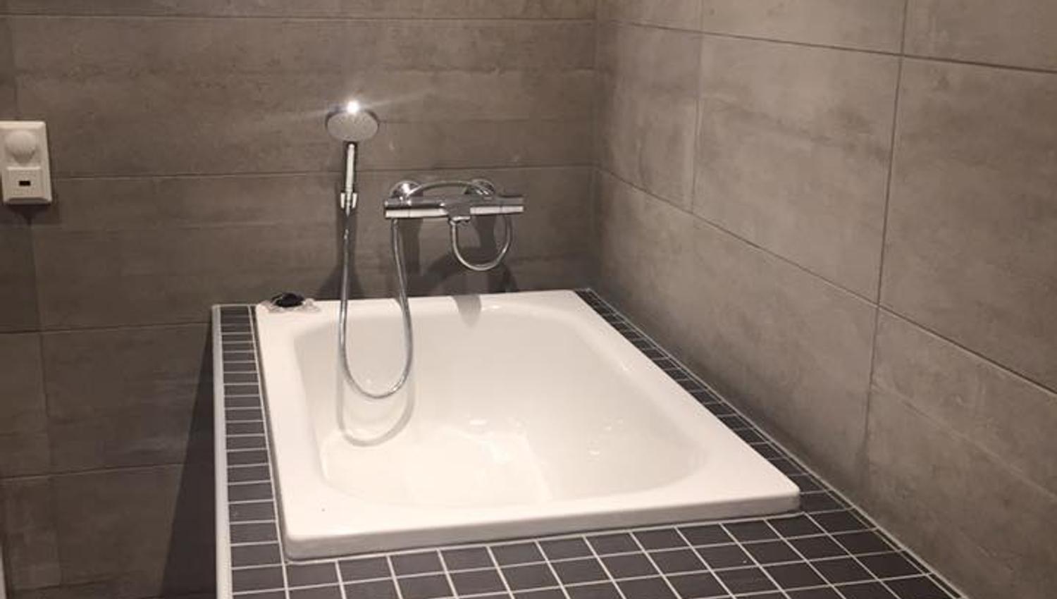 Bathtub