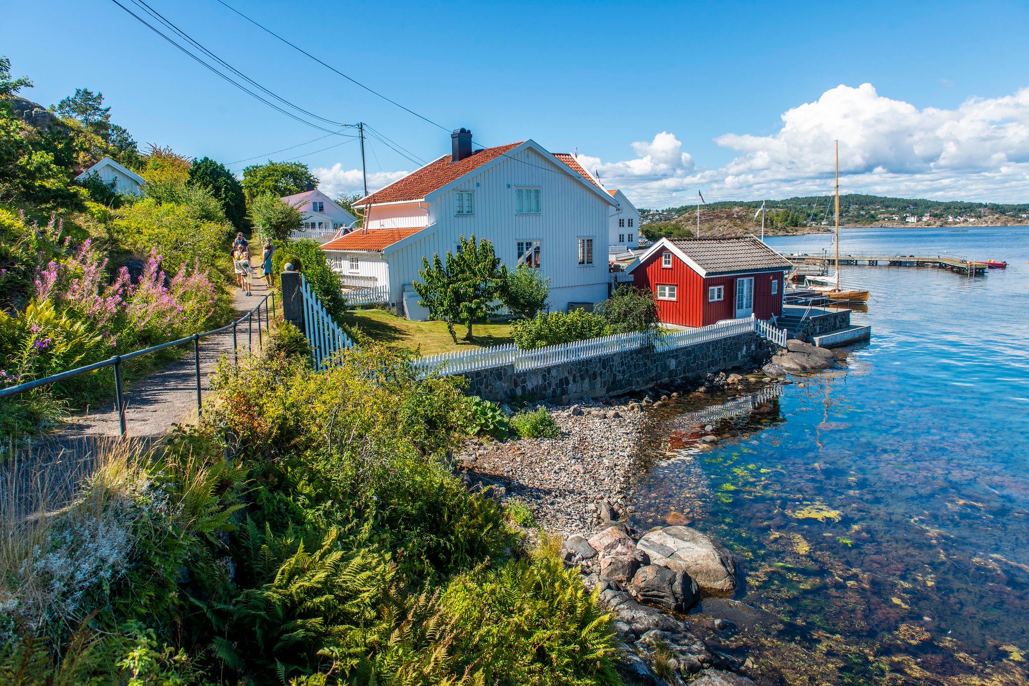 Gangsti vestover mot Gravenestranda - Merdø i Arendal