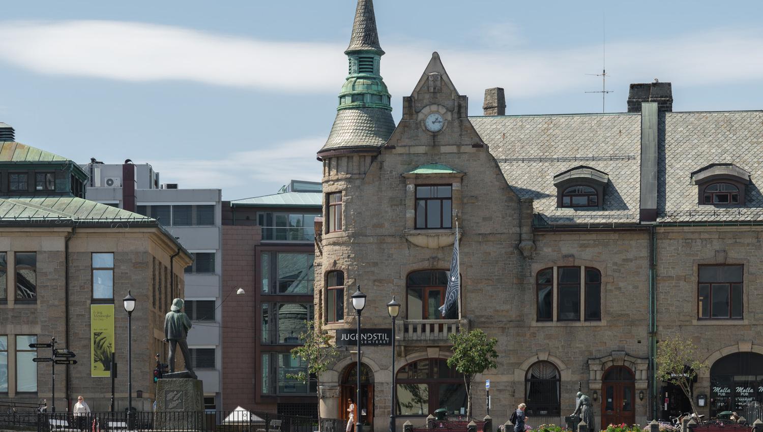 Jugendstilsenteret og KUBE sett fra Brosundet