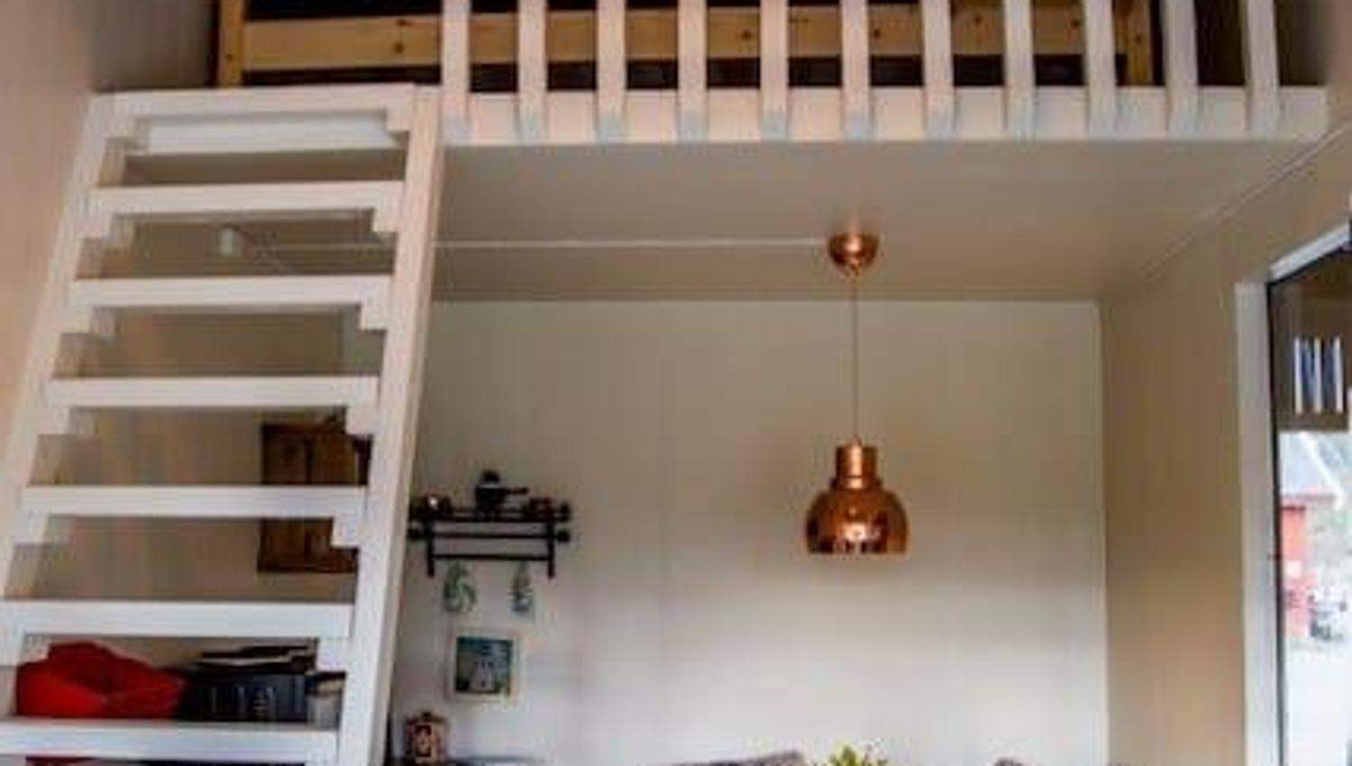 På innsiden av compact living modulene i hyttelåven. Foto.