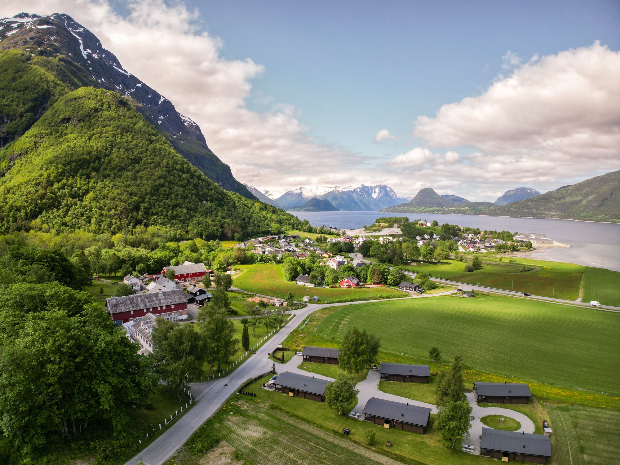 Fjordutsikt fra Åndalsnes Hytteutleie.