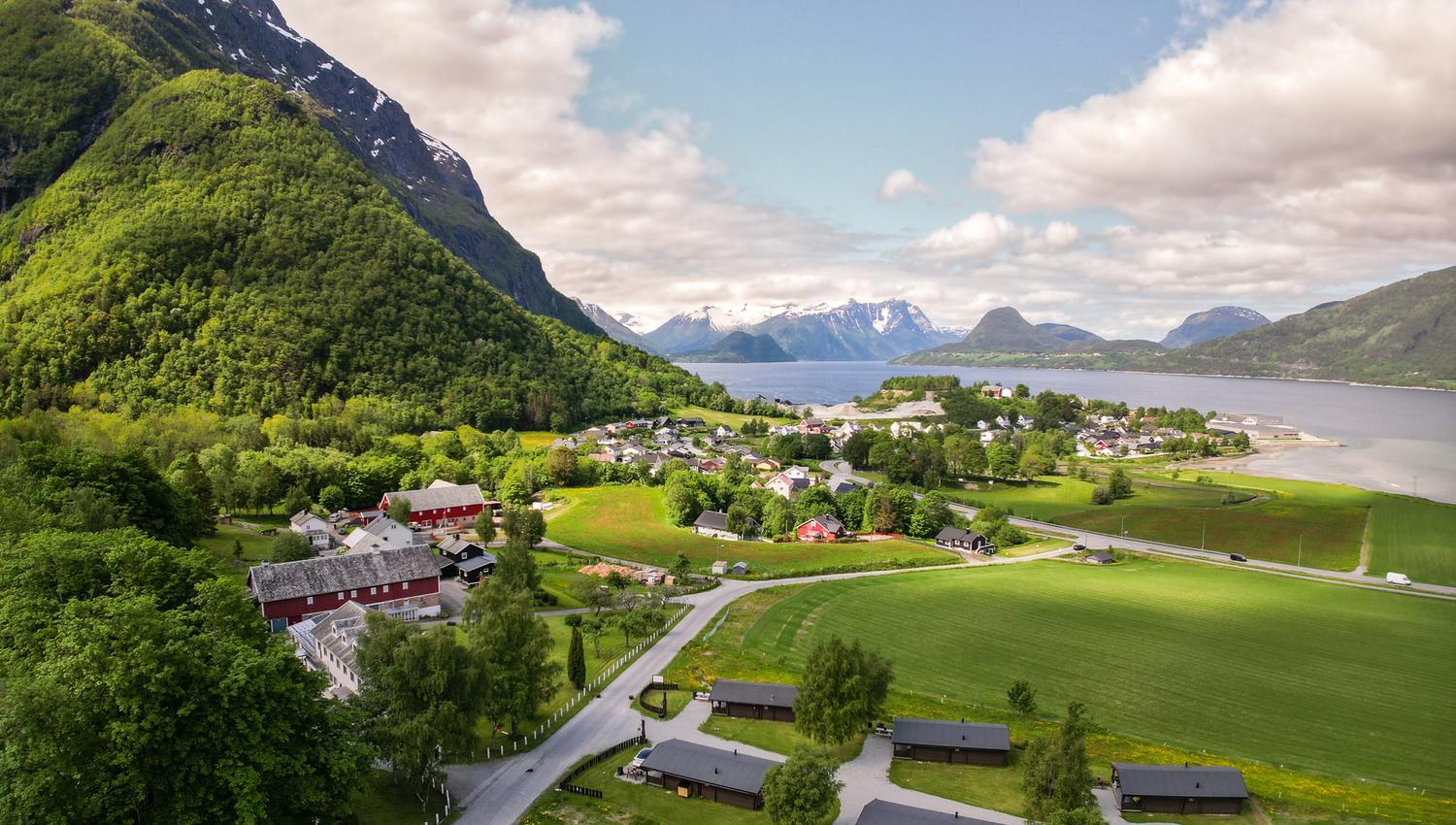 Fjordutsikt fra Åndalsnes Hytteutleie.