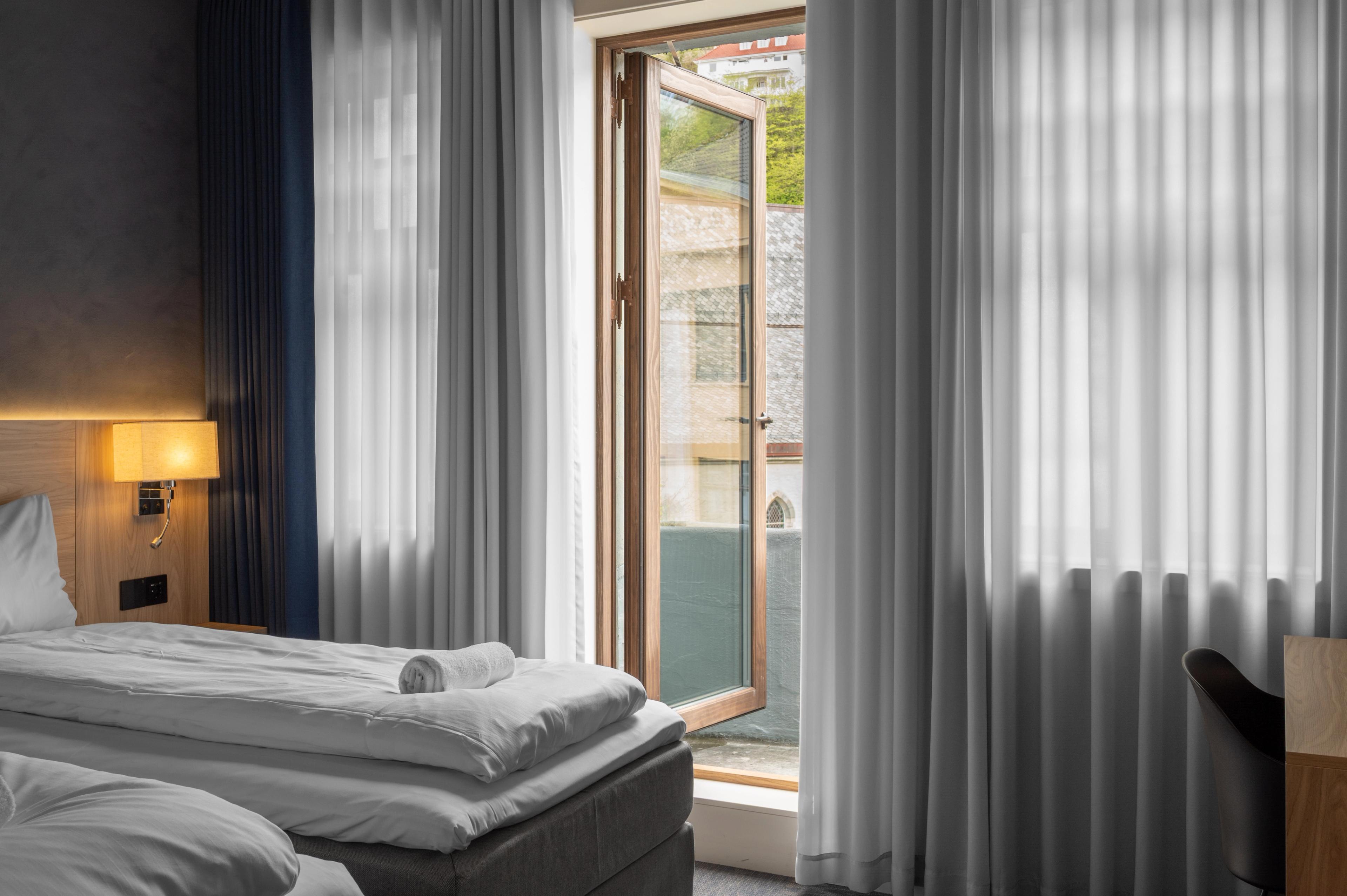 BREEZE Hotel Victoria