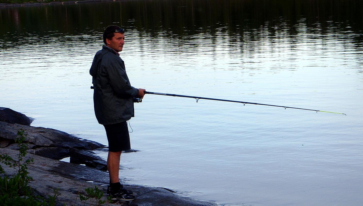 Olav prøver fiskelykken 2x1