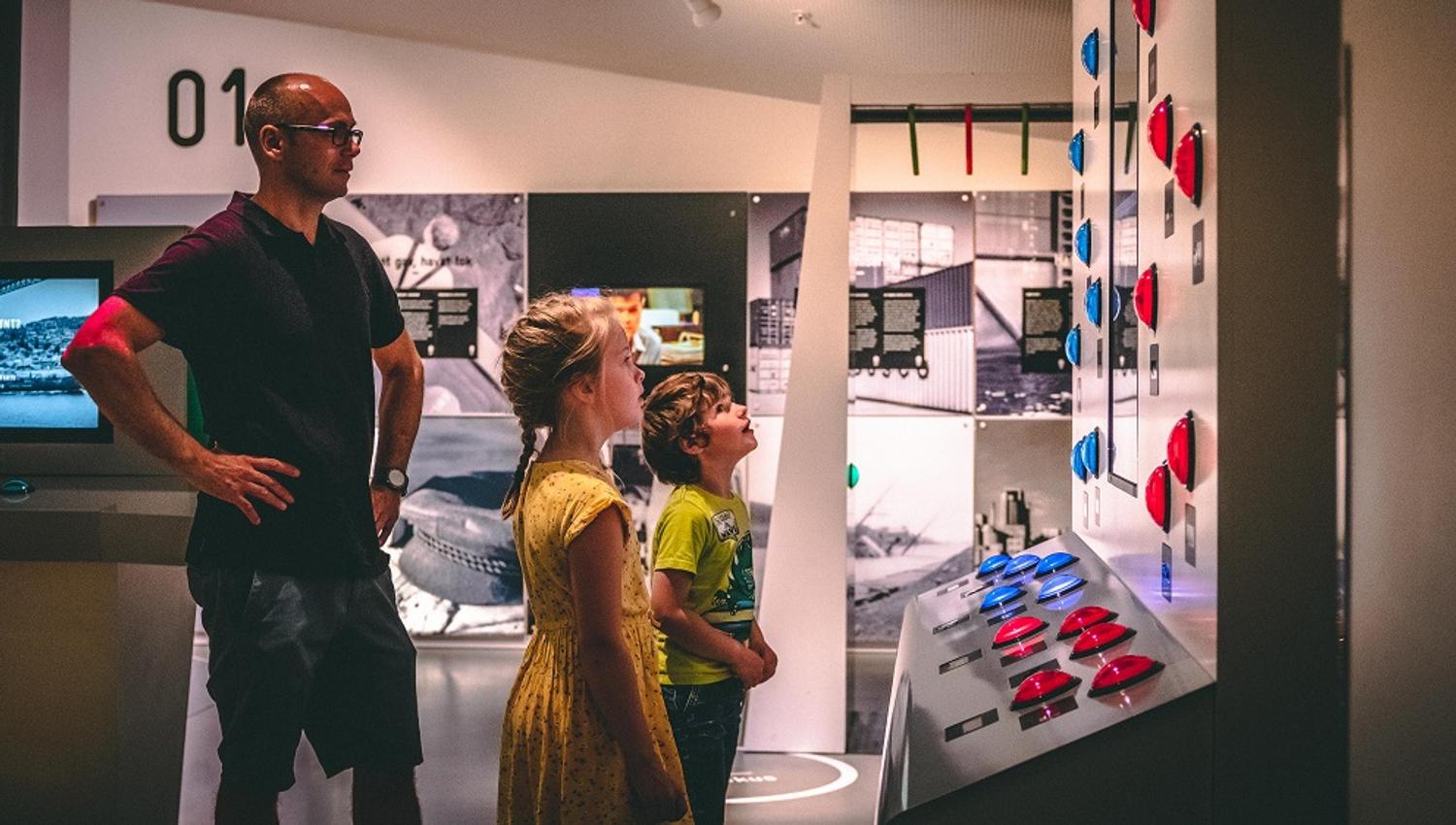 Håkon med barn på DuVerden